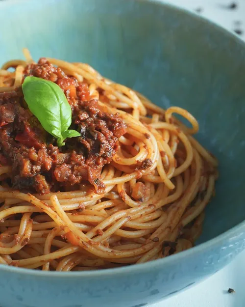 Vegane Spaghetti Bolognese im Teller