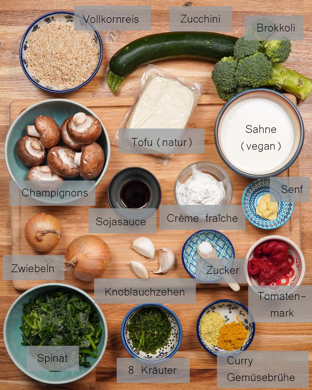Zutaten für den veganen Schlemmertopf in der Draufsicht