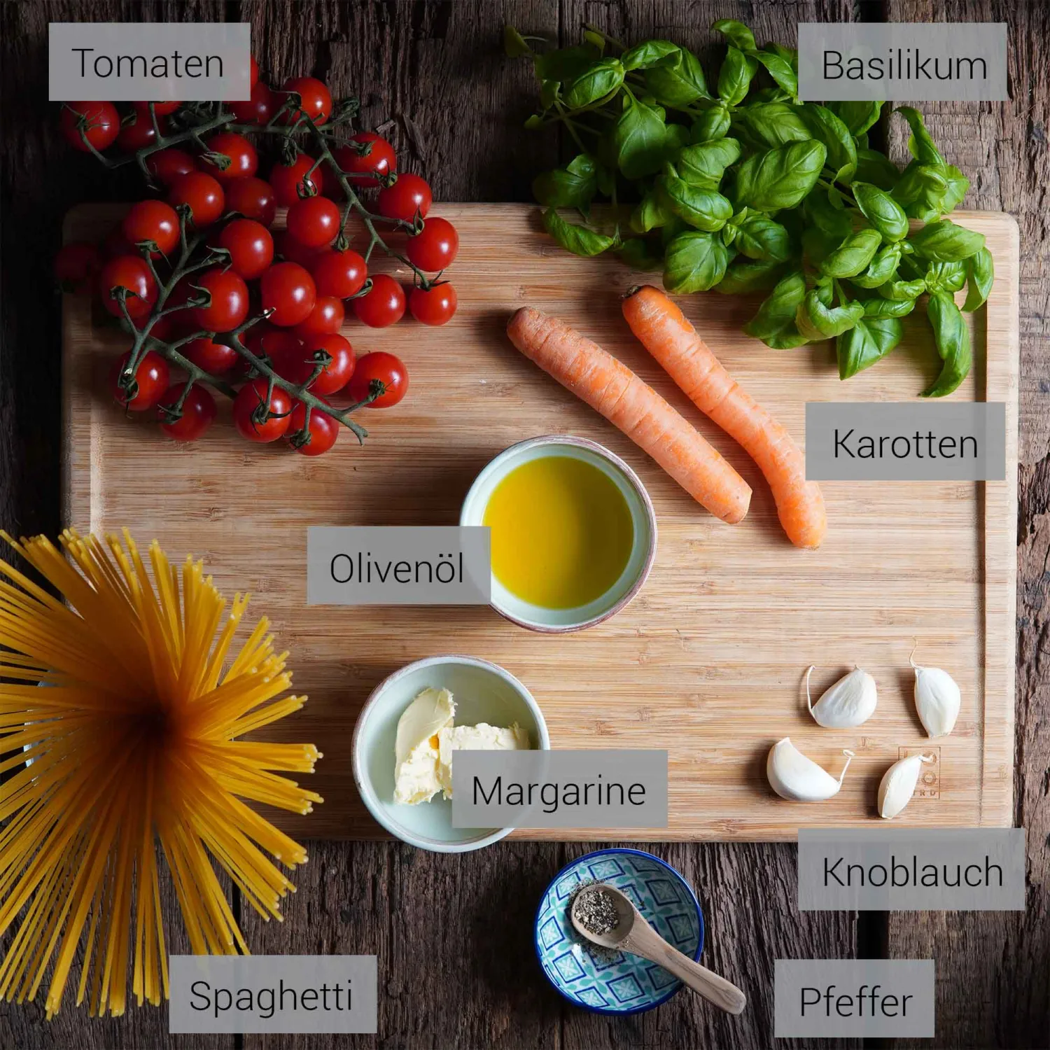 Vegan spaghetti pomodoro, ingredients seen from above.