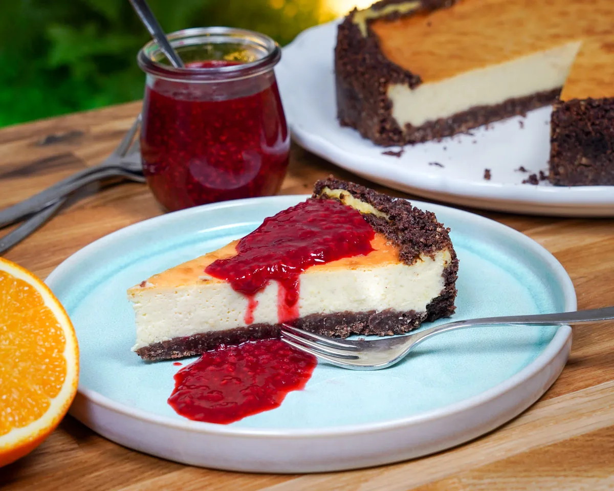 Cheesecake with raspberry sauce, hero