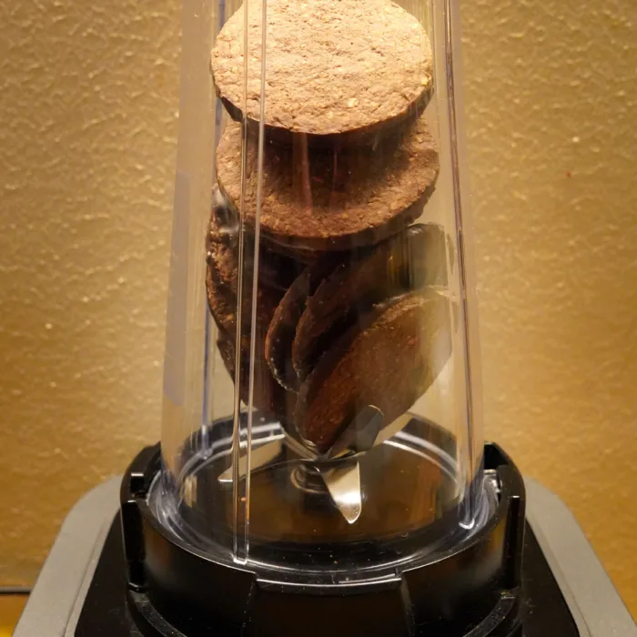 Vegan cheesecake, step 1b: crushing the cookies