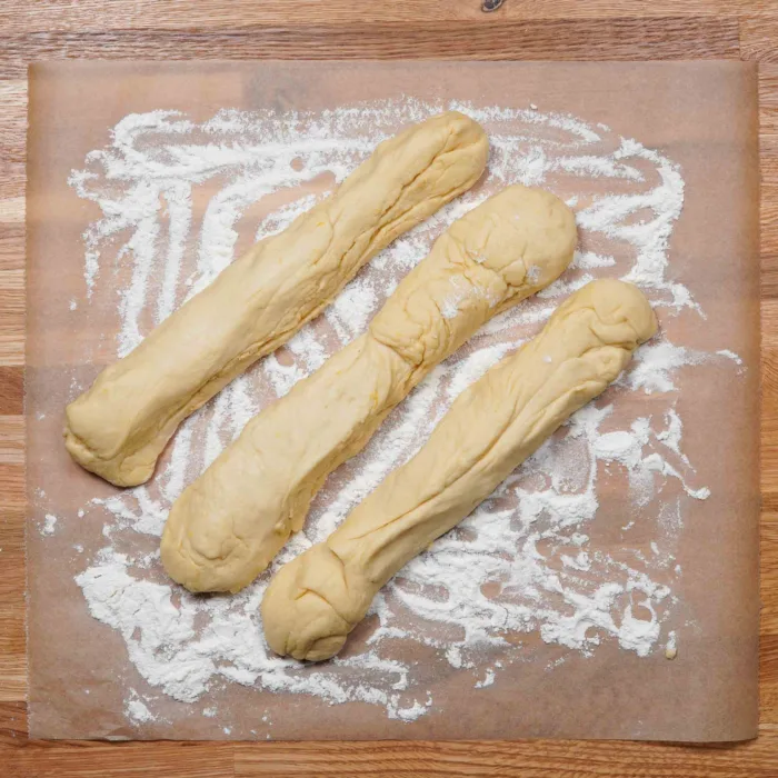 Vegan Easter braid, step 5a, braiding