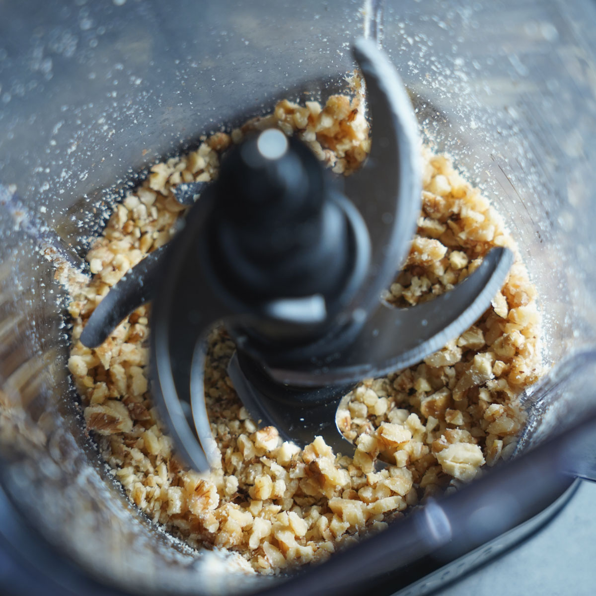 Vegane Spaghetti Bolognese Schritt 2 Nüsse und Pilze mixen