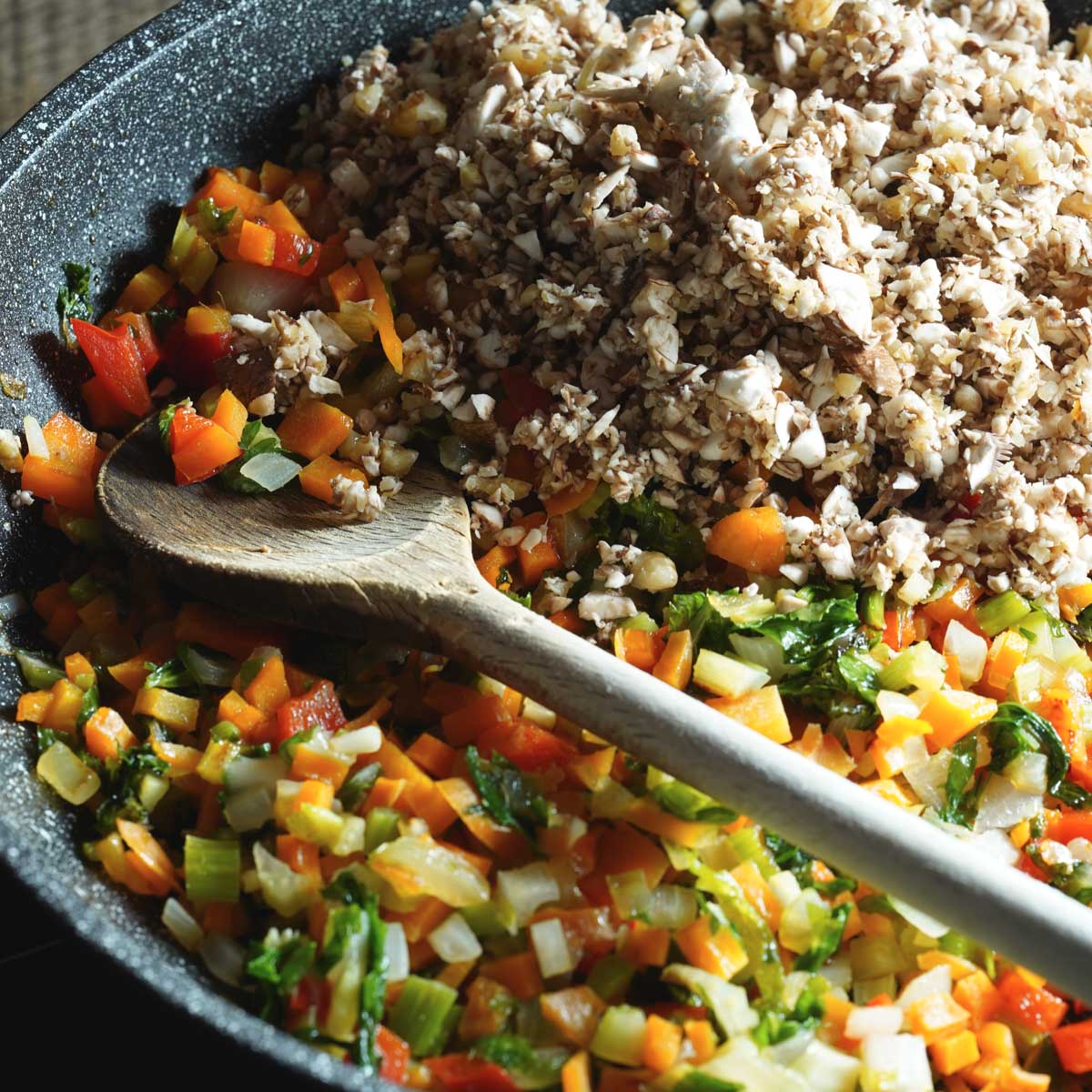 Vegane Spaghetti Bolognese Schritt 3 Gemüse anbraten