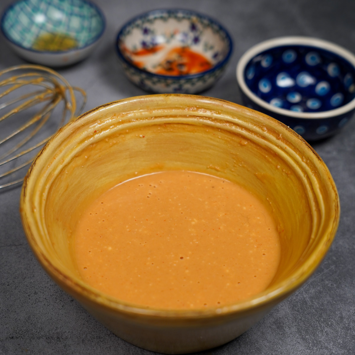 Erdnusssauce zubereiten