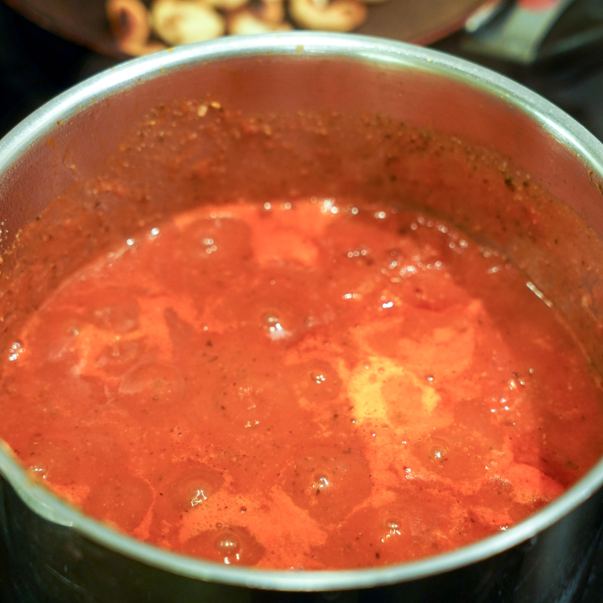 Vegane Tomatensuppe Schritt 5 Passierte Tomaten kochen