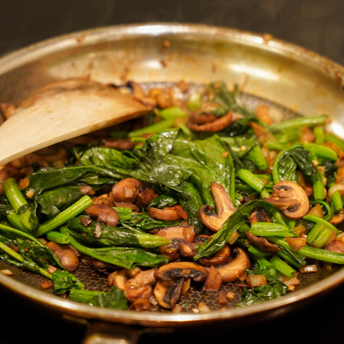 Veganer Burger step 3 Pilz Spinat Topping