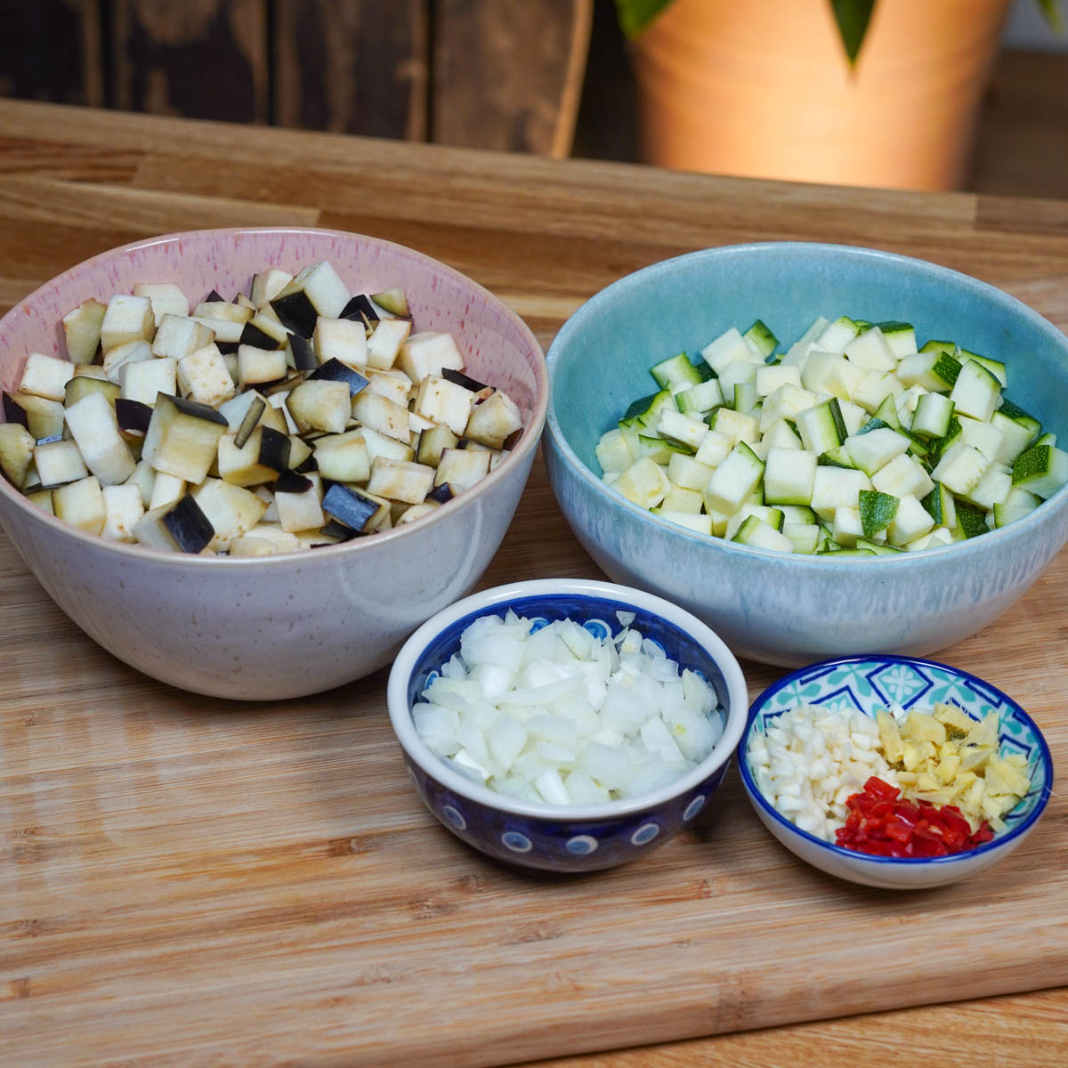 Vorbereitung der Zutaten für das vegane Tikka Masala