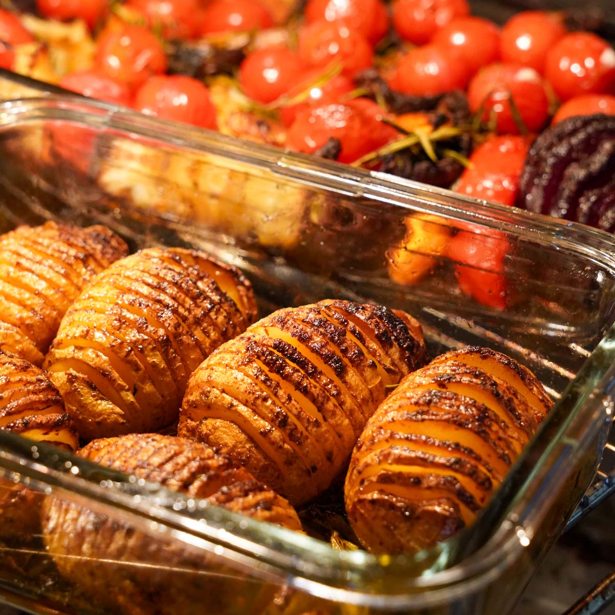 Hasselback Kartoffeln und Rote Bete im Ofen